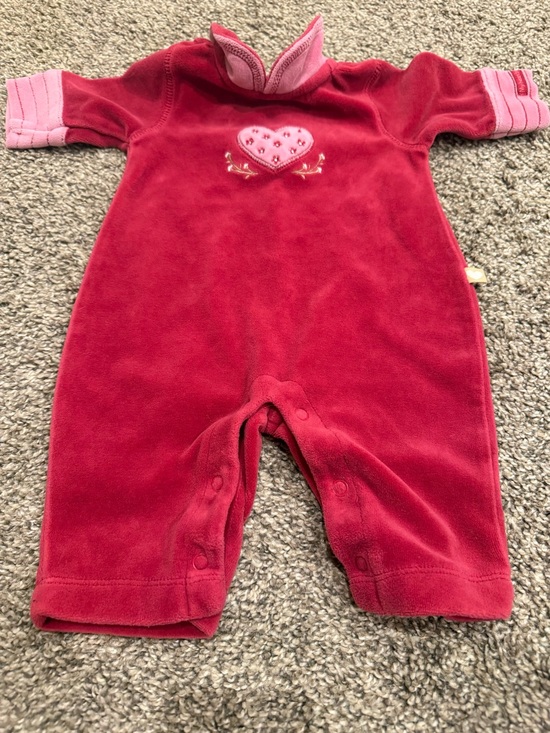 Carter's Other - Vintage Baby Carter's Heart belongs to Daddy Valentines 3 mo. one-piece velour